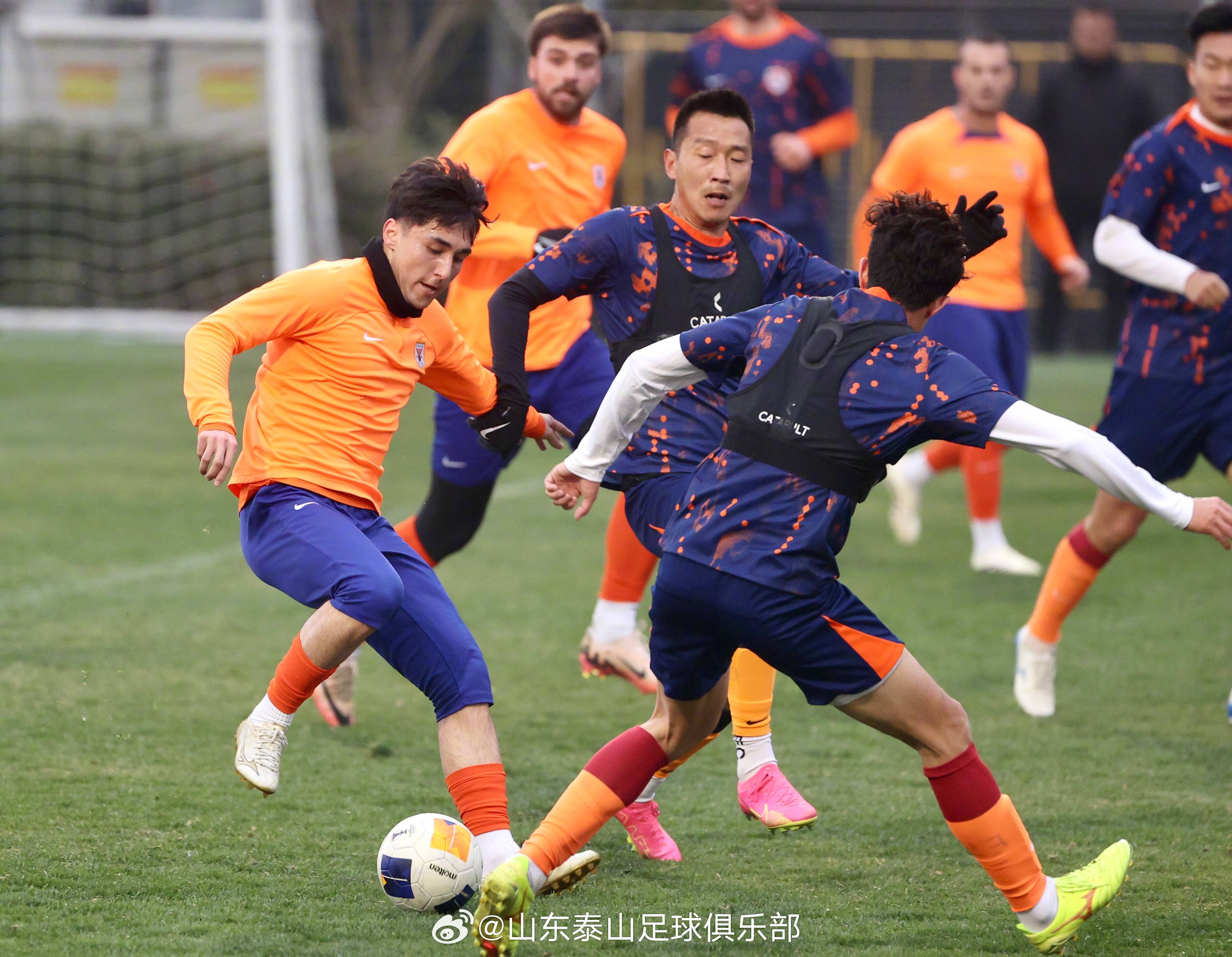 关于赛地聚焦：足总杯转会期热度飙升，山东男篮回应争议，震撼外界，年轻球员得到机会的信息