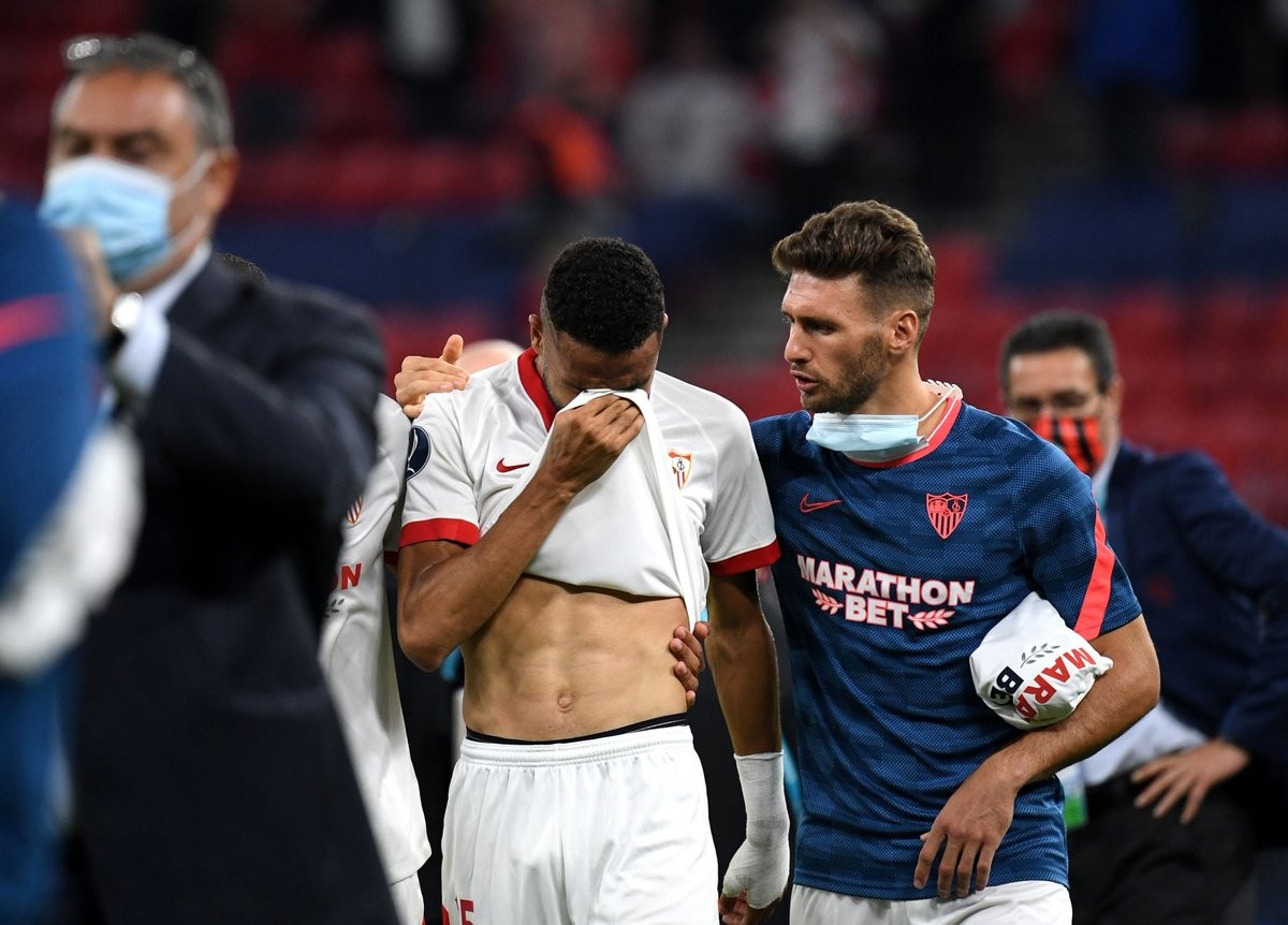 关于赛后塞维利亚内部沟通：欧超杯节点到来；信心回归；更衣室氛围转暖的信息